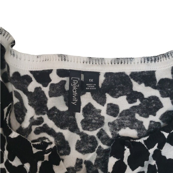 Relativity Black and White Animal Print Button Front Light Cotton Cardigan 1X - Picture 3 of 10